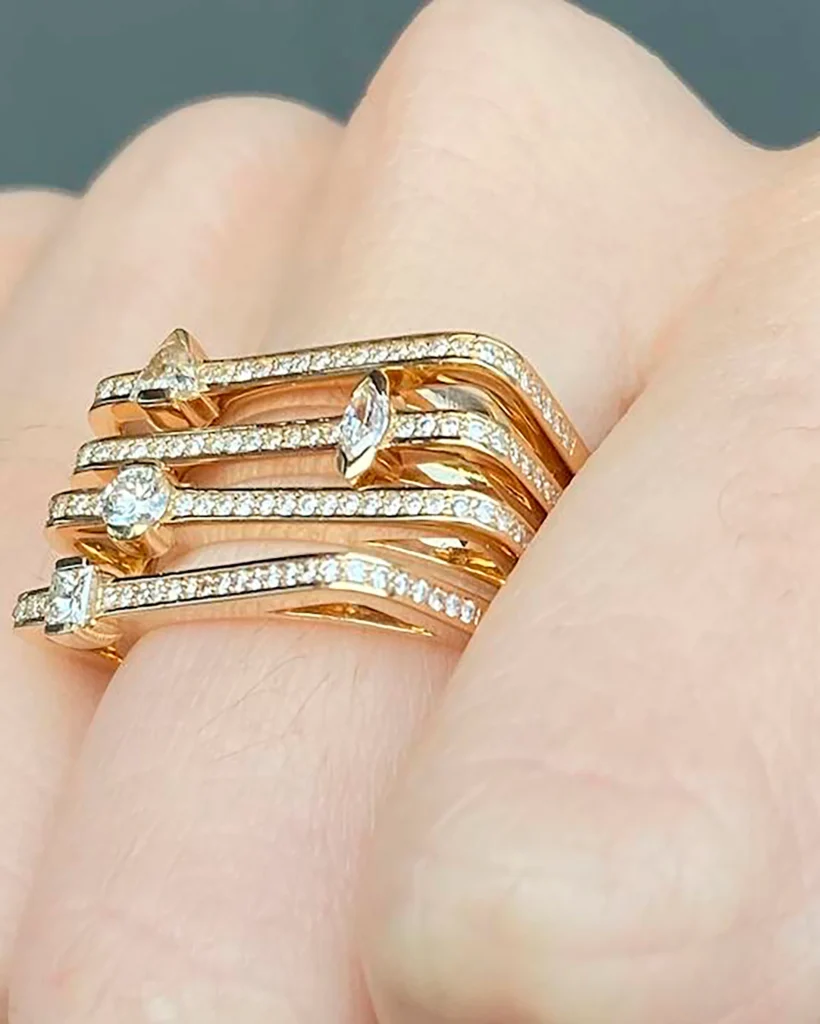 colette jewelry trilliant cut diamond bar ring yellow gold 2 3840x